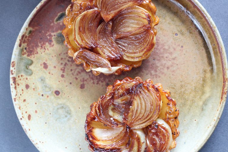 Mini tarte tatin met ui