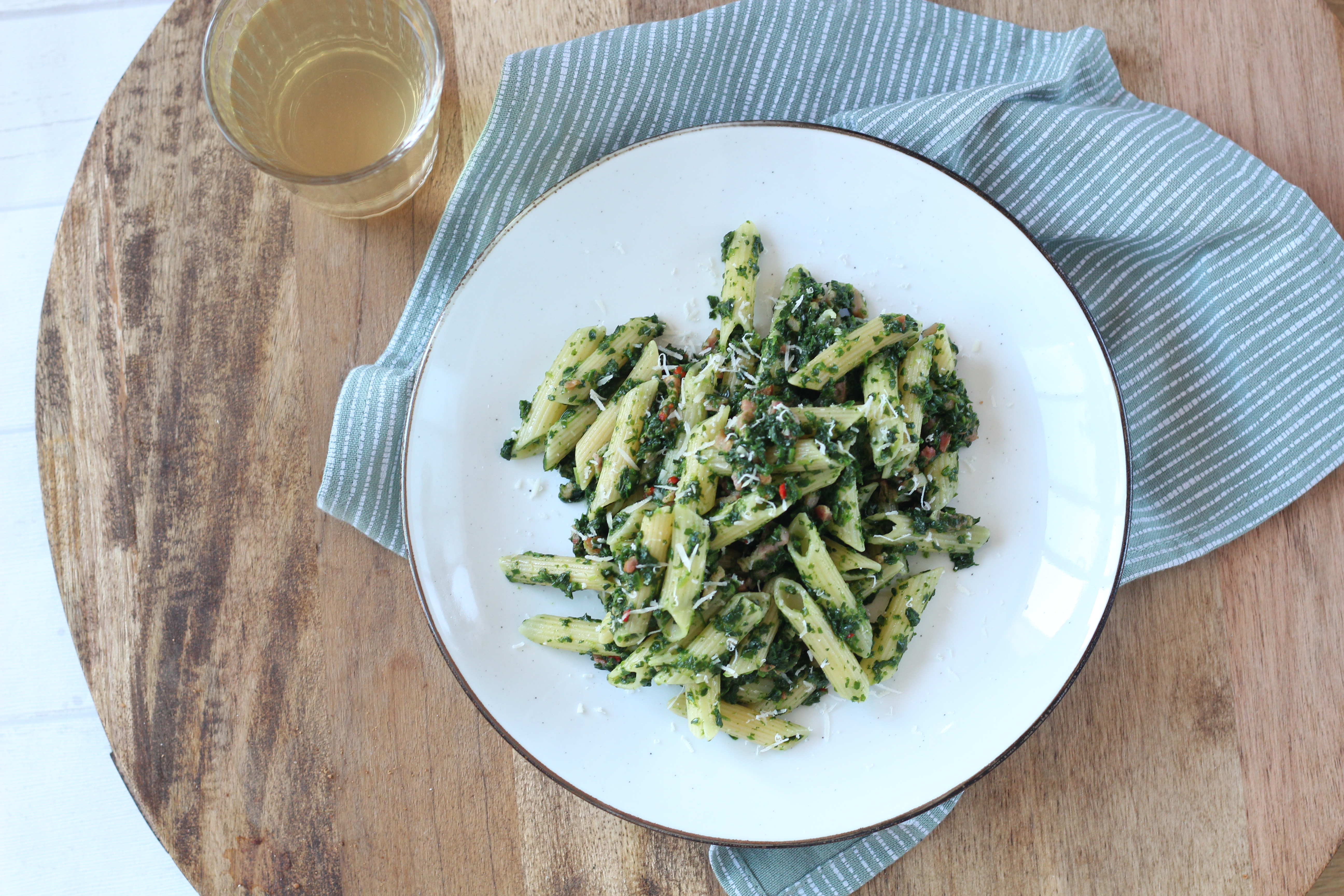 Het lekkerste gerecht met maar vijf ingrediënten: pasta met spinazie en spekjes