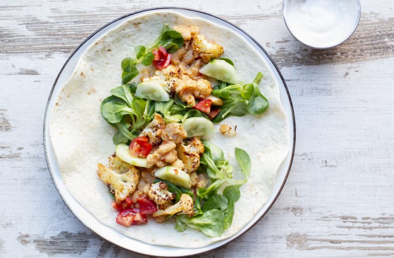 Vegetarische wraps met bonenpuree