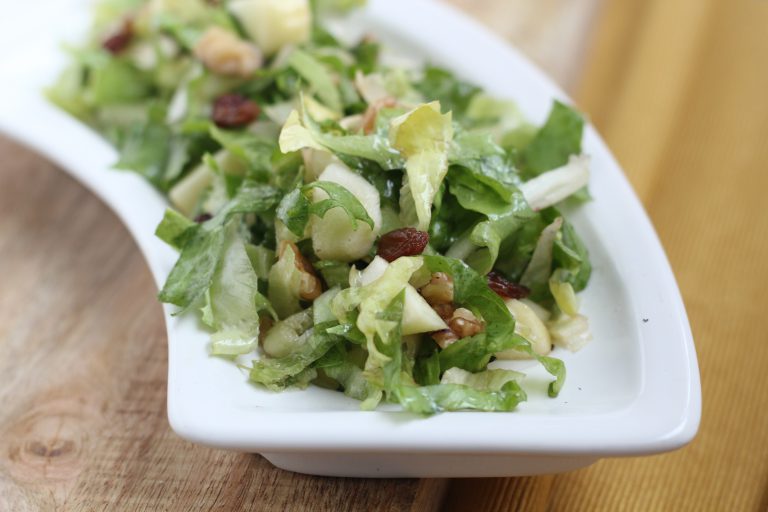 Andijviesalade met appel en walnoot