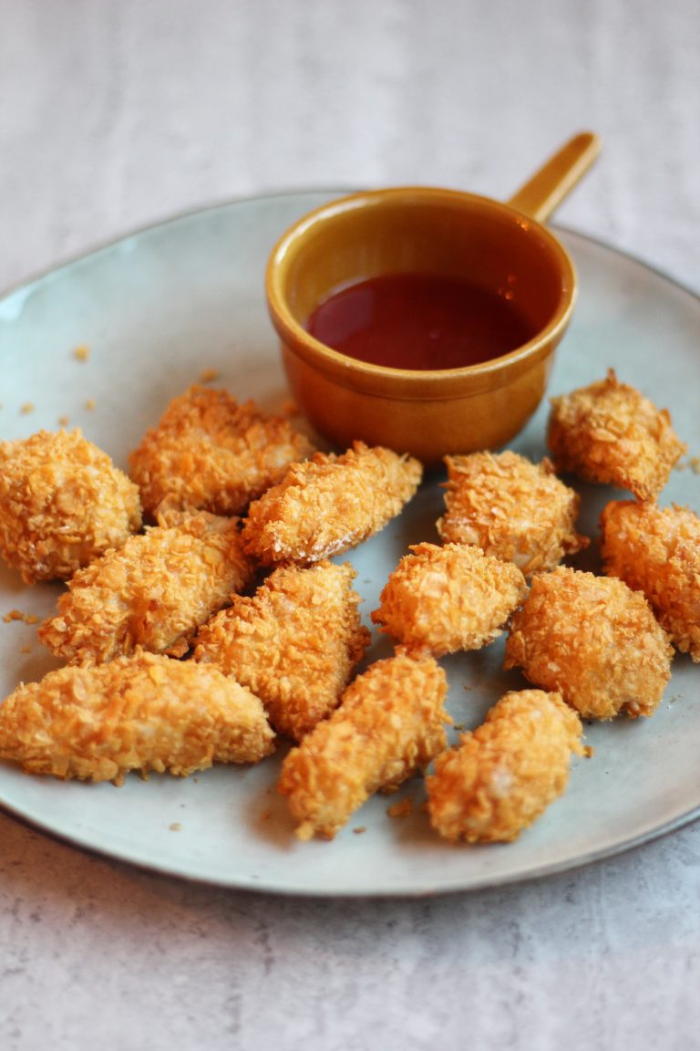 Kipnuggets met cornflakes